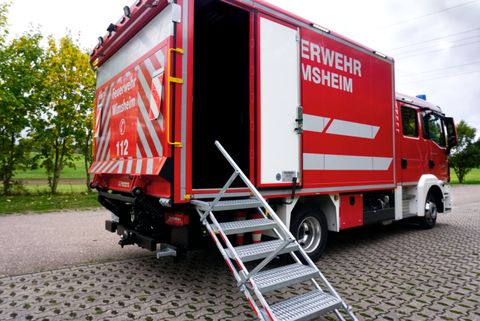 GW-T (hinten rechts, Treppe aufgebaut)